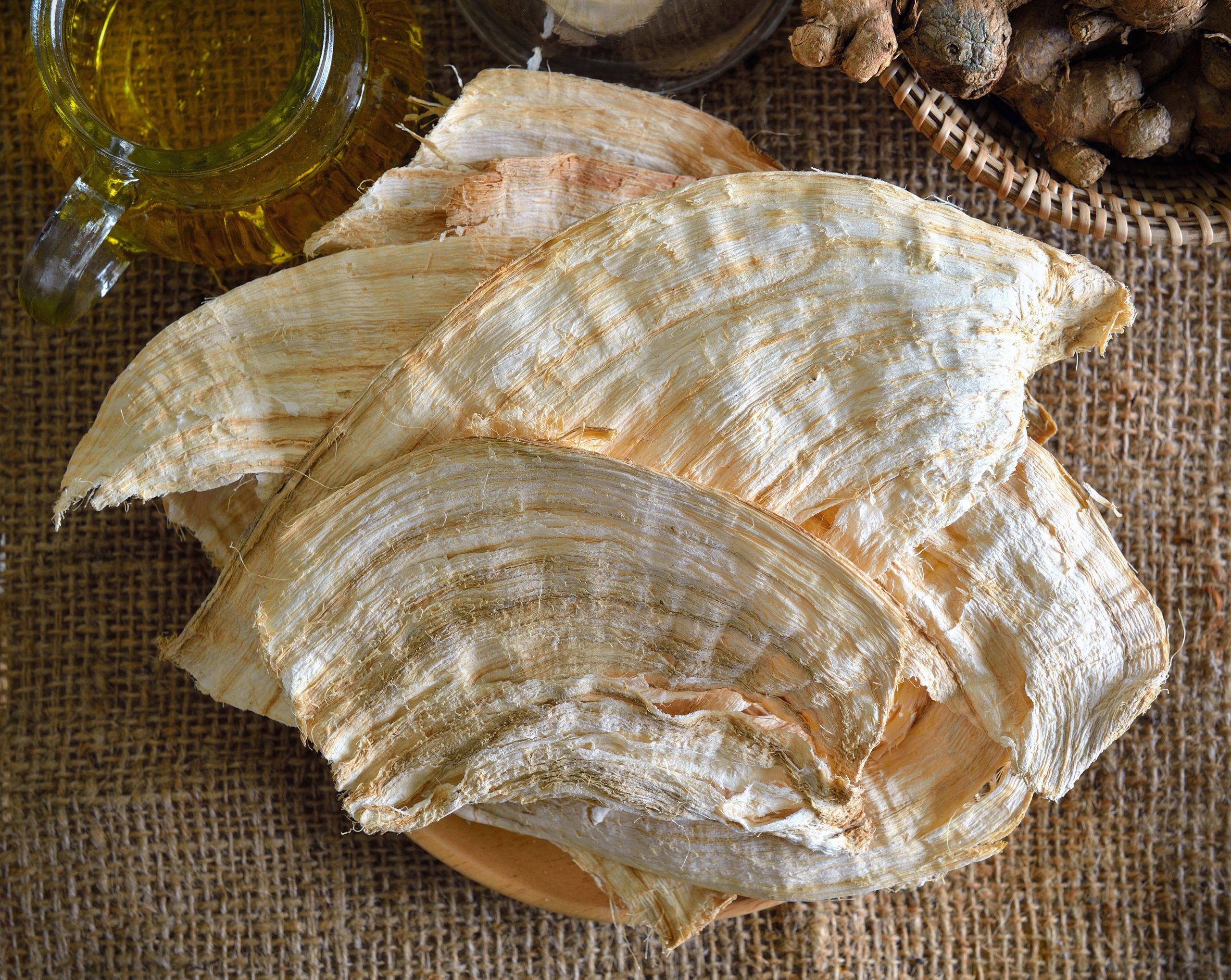Pueraria mirifica or White Kwao Krua